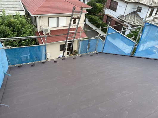 屋根のカバー工法！ガルバリウム鋼鈑の屋根材