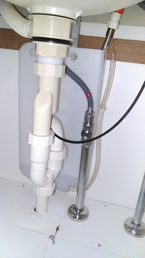 洗面化粧台！シャワーホース付水栓の水漏れ