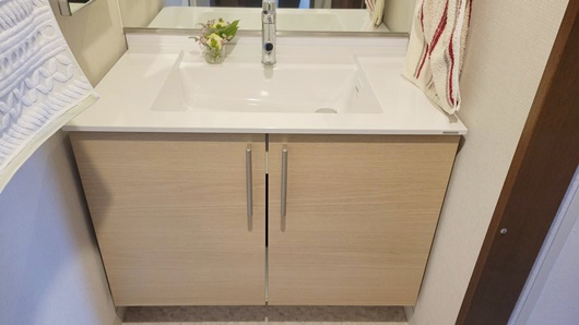 TOTO「エスクア」上質で爽やかな洗面室に一新！