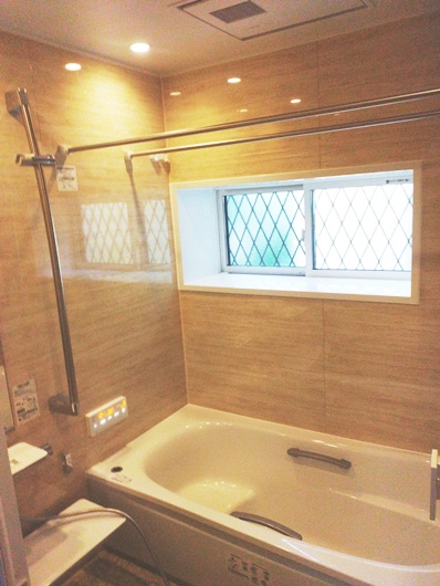 サッシの高さ調整してあったか浴室