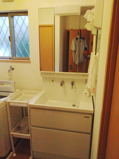 洗面台交換！引出し式収納で出し入れ簡単