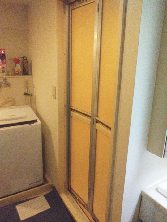 半日で設置完了！浴室ドアカバー工法交換工事