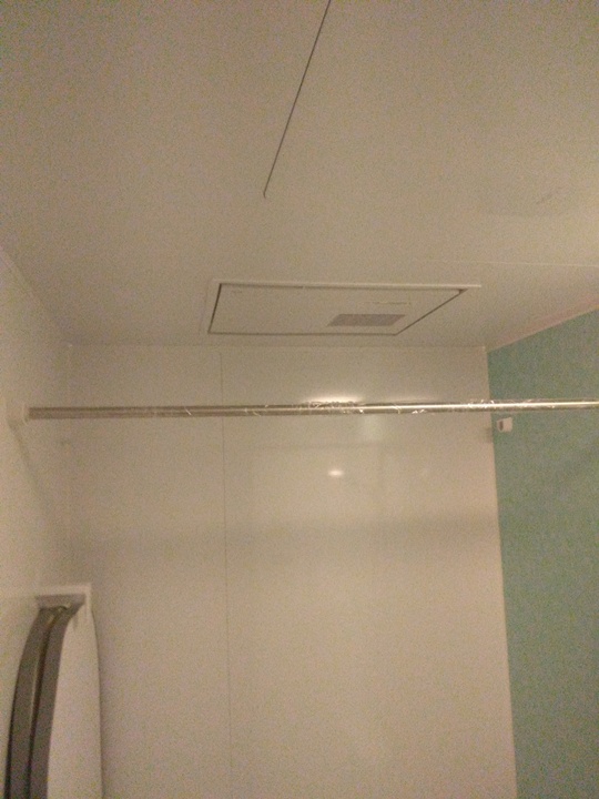 施工後の浴室乾燥機になります。スッキリした感じになりました。