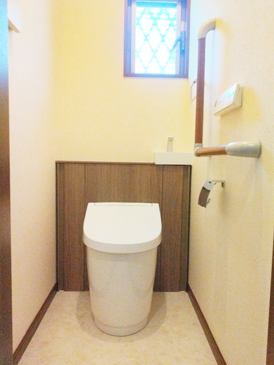 LIXIL「Jフィット」スタイリッシュなトイレ空間