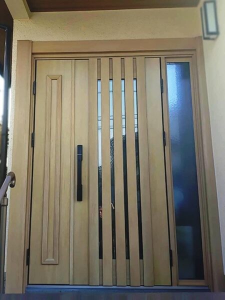引き戸から開き戸へ、玄関ドア交換リフォーム