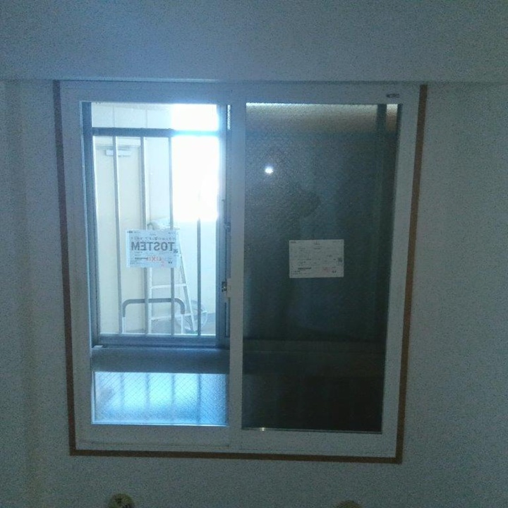 洋室にもインプラスを設置しました。結露軽減の効果もあり室内を快適に過ごせます。