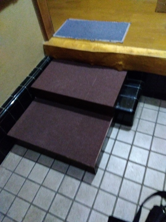 段差を見直して、昇り降りしやすい玄関へ
